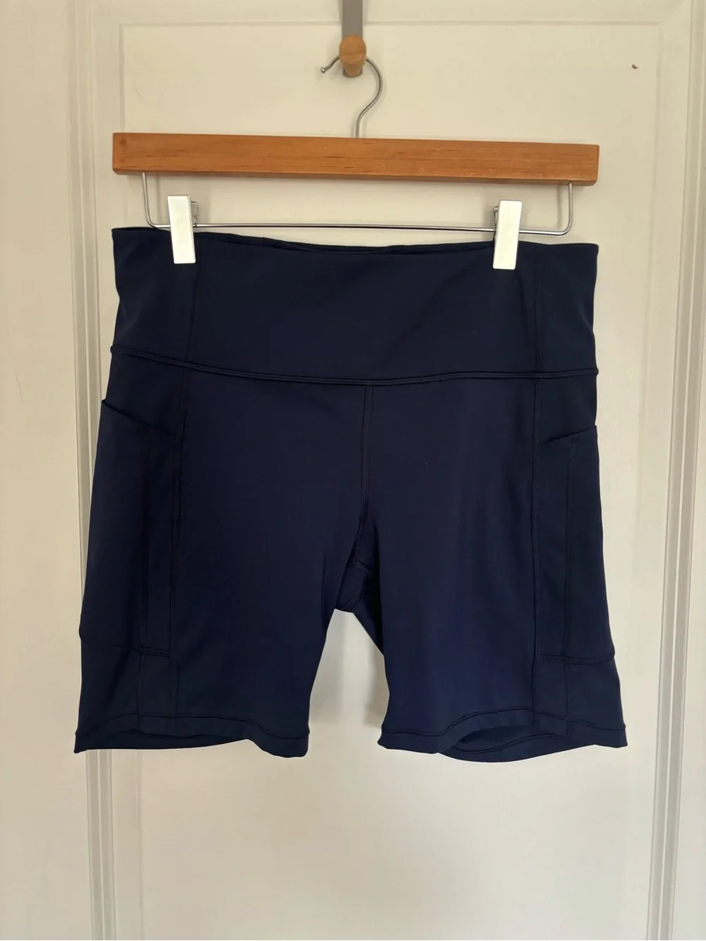 Athleta Navy Ultimate Stash II 7” Short L - Picture 3 of 11